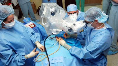 Mulți dintre pacienții care suferă de boli respiratorii cronice nu pot folosi la domiciliu concentratoare de oxigen. Foto: publika.md