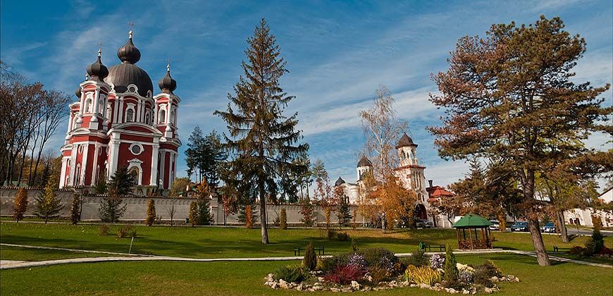 Монастырь Курки.