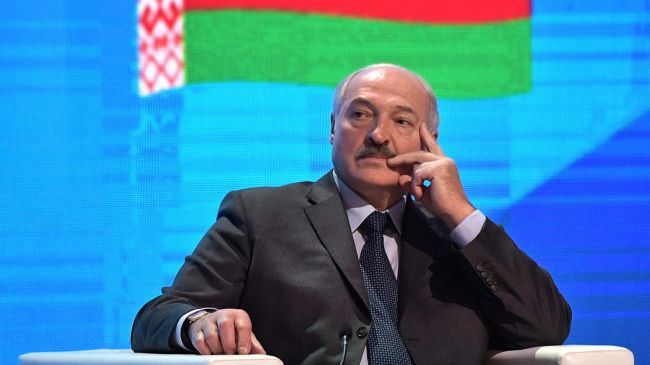 Лукашенко и Мишустин пошутили, что коронавирус в Белоруссии "менее заразный".
