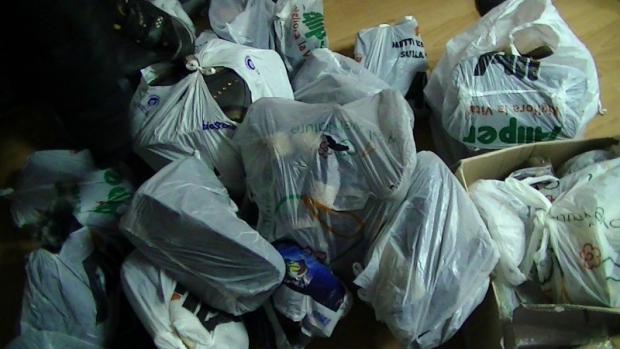 Marfa, nedeclarată la vamă, a fost procurată din București, România, și urma a fi comercializată în magazinile din Chișinău.