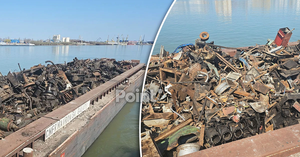 Баржу с подозрительными отходами из Молдовы остановили в порту Галац.