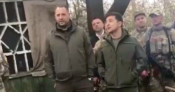 Зеленский приехал к добробатовцам в Золотое.