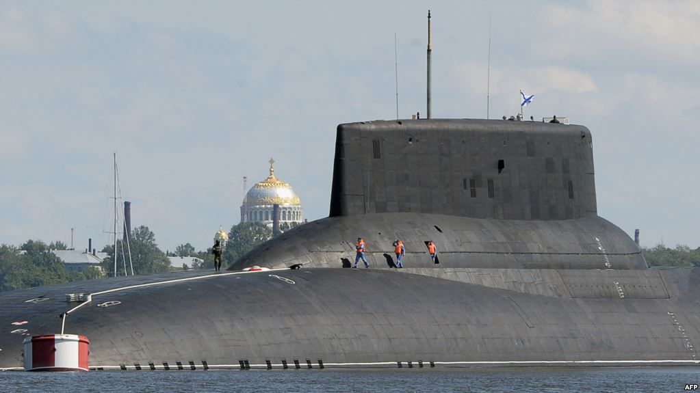 Submarinul rus Dmitri Donskoi (clasa NATO Typhoon), cel mai mare submarin activ din lume.