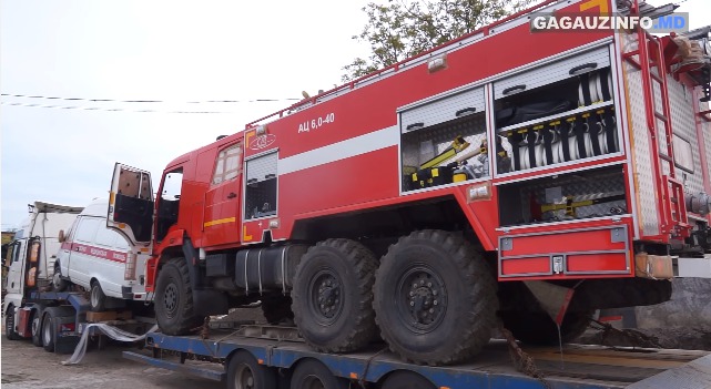Гагаузия уже получила три автомобиля скорой помощи и пожарную автоцистерну из Санкт-Петербурга.