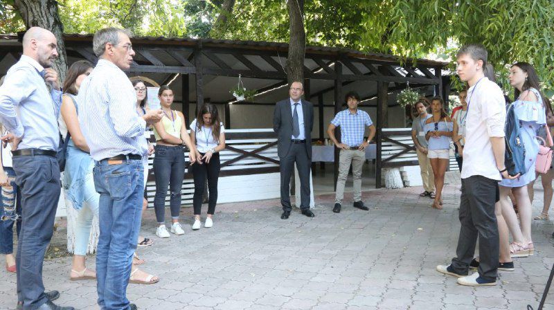 Будущие и нынешние студенты имели возможность больше узнать об учебе, условиях размещения, оплате и получить другую полезную информацию из первых рук.