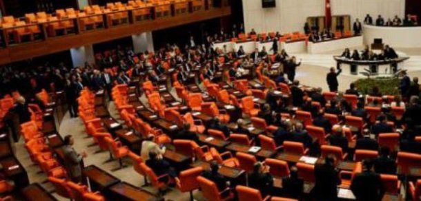 Parlamentul turc a votat vineri cu o majoritate de două treimi în favoarea ridicării imunității a 138 de membri. Foto: agerpres.ro