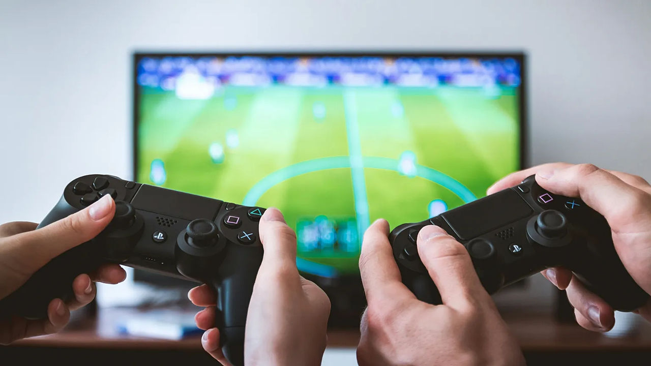 Sony majorează prețul abonamentului PlayStation Plus: Gamerii sunt revoltați.