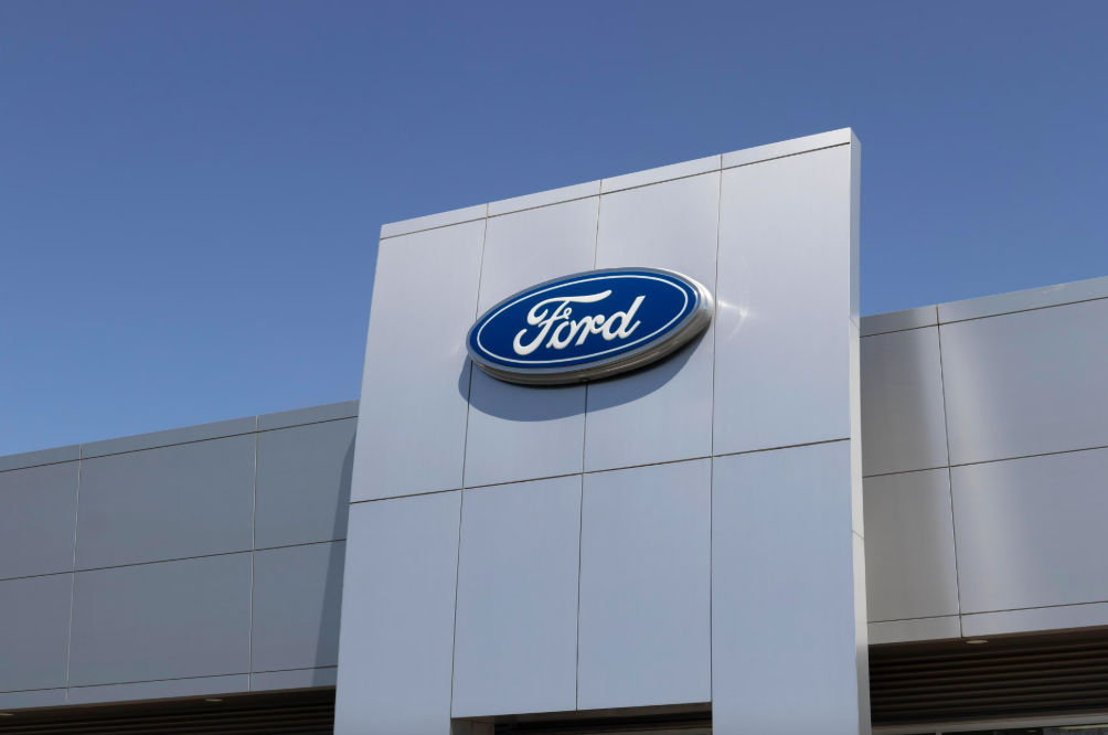 Ford se confruntă cu deficite din cauza controalelor Beijingului asupra exporturilor.