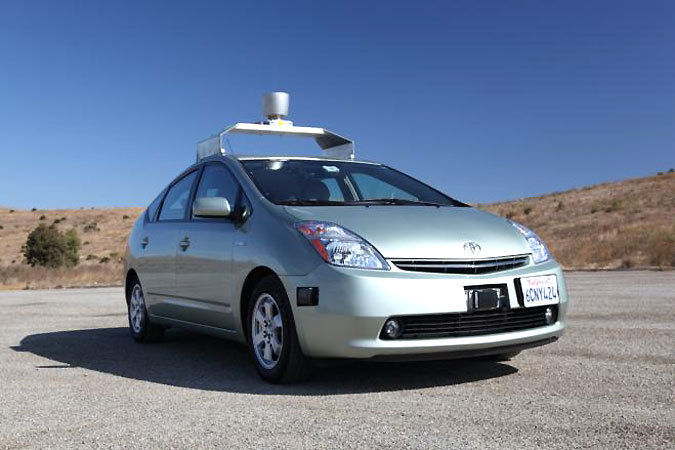 Беспилотные автомобили Google построены на базе гибридов Toyota Prius.