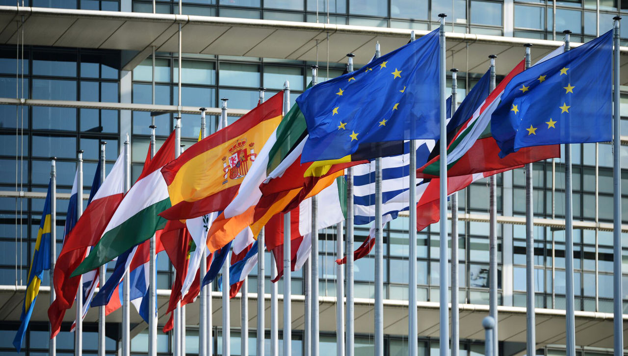 Европарламент утвердил выделение €5 миллиардов макрофинансовой помощи Украине.