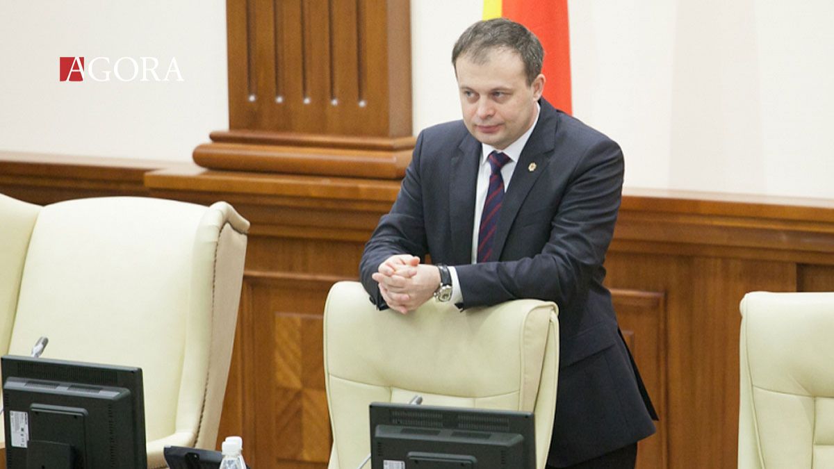 Modificarea Constituţiei privind alegerea preşedintelui de către popor va fi propusă în Parlament.