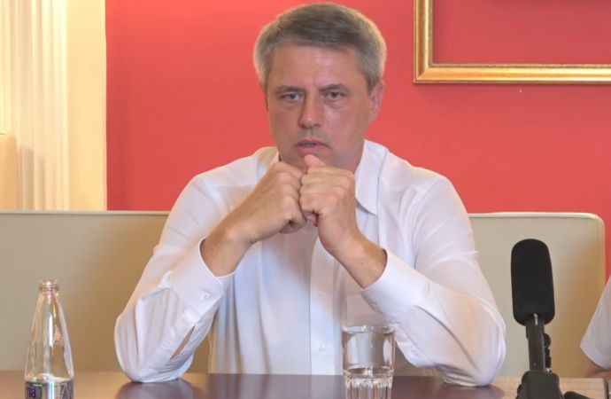 Директор газеты "Панорама" Дмитрий Чубашенко баллотируется на пост президента.