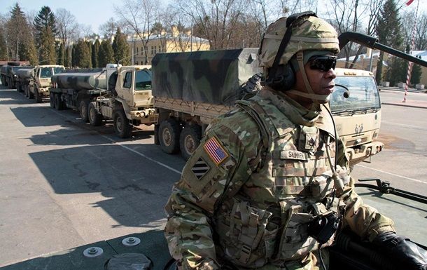 Грузовик армии США попал в ДТП.
