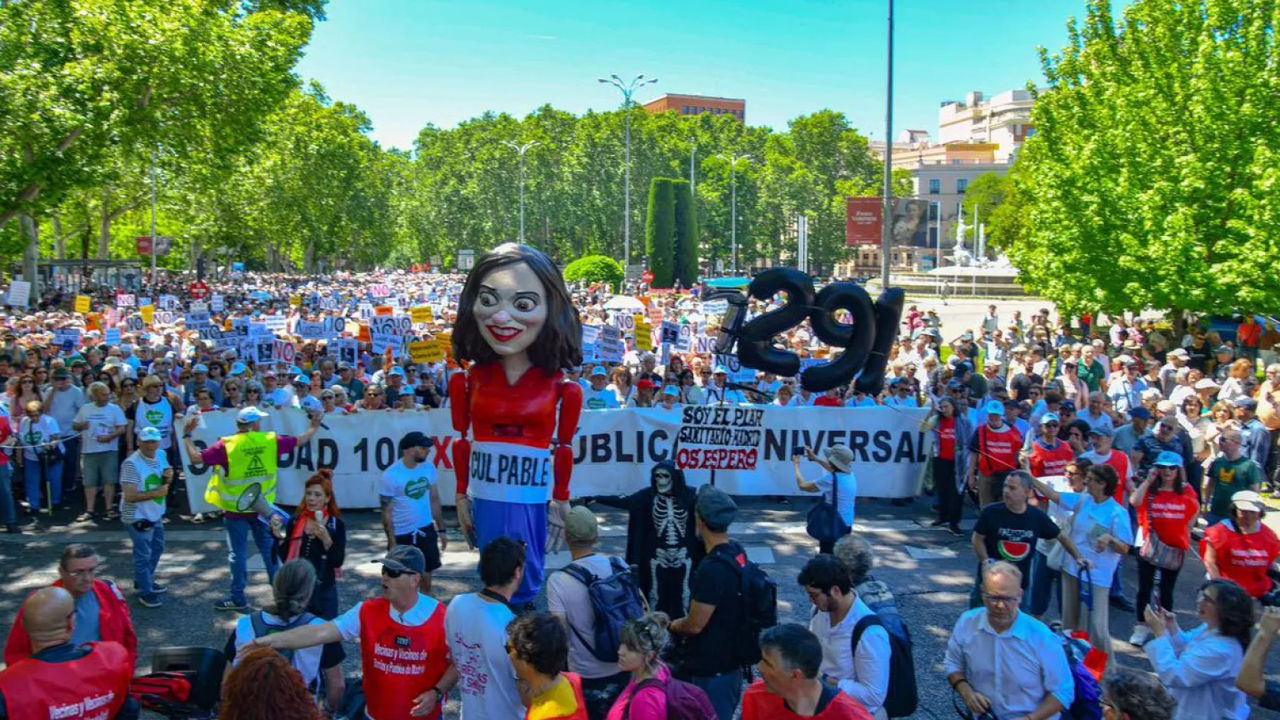 В Мадриде прошла массовая демонстрация против приватизации системы здравоохранения.
