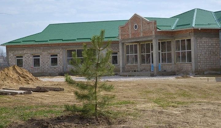 В Дубоссарах к новому Центру реабилитации строят бетонную дорогу.