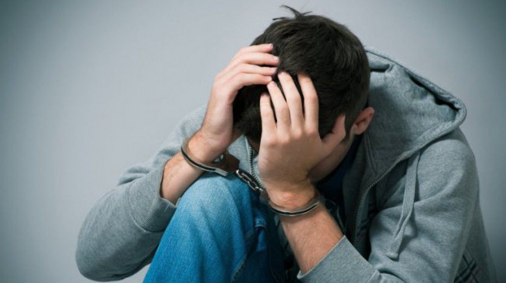 Fiind audiat de procurori, inculpatul, în vârstă de 16 ani, şi-a recunoscut vinovăţia.