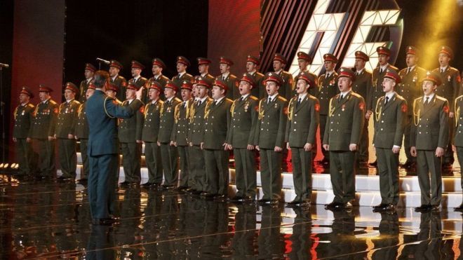 По мнению Шойгу, выделение квартир коллективу позволит возродить ансамбль как можно быстрее.