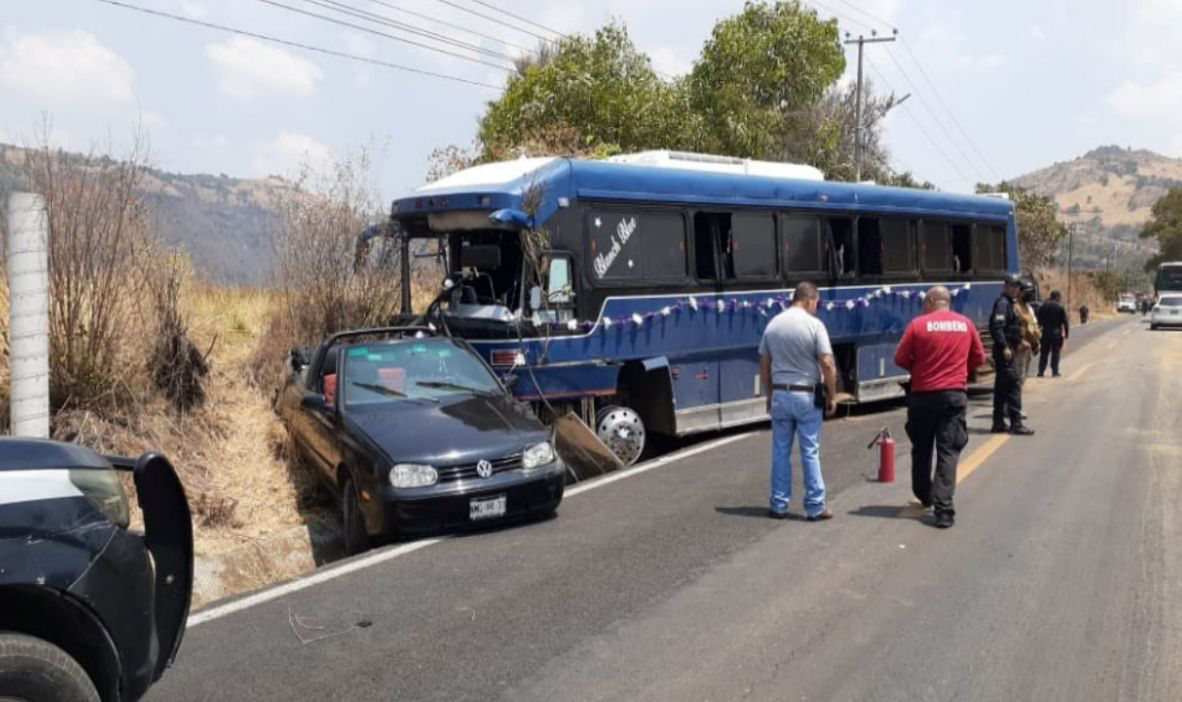 В Мексике автобус с паломниками протаранил порядка 15 автомобилей