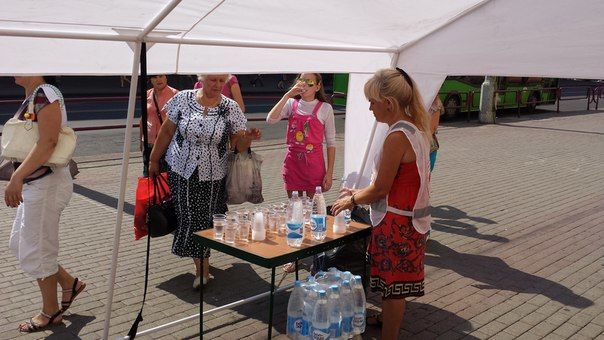Попить воды либо обратиться за помощью может любой желающий.