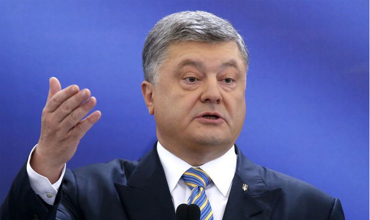 Порошенко сравнил украинскую евроинтеграцию с анекдотом и станцевал.