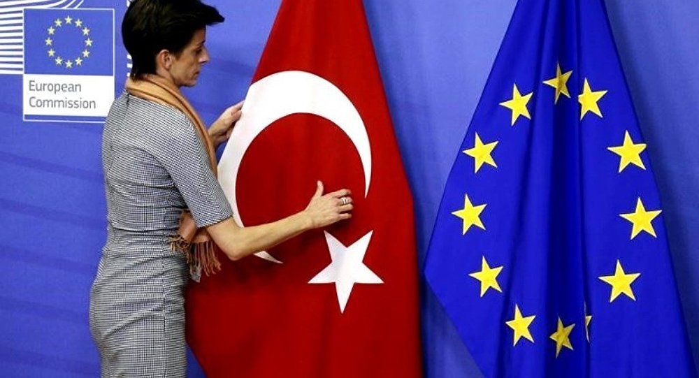 Курц высказался за прекращение переговоров о вступлении Турции в состав ЕС.