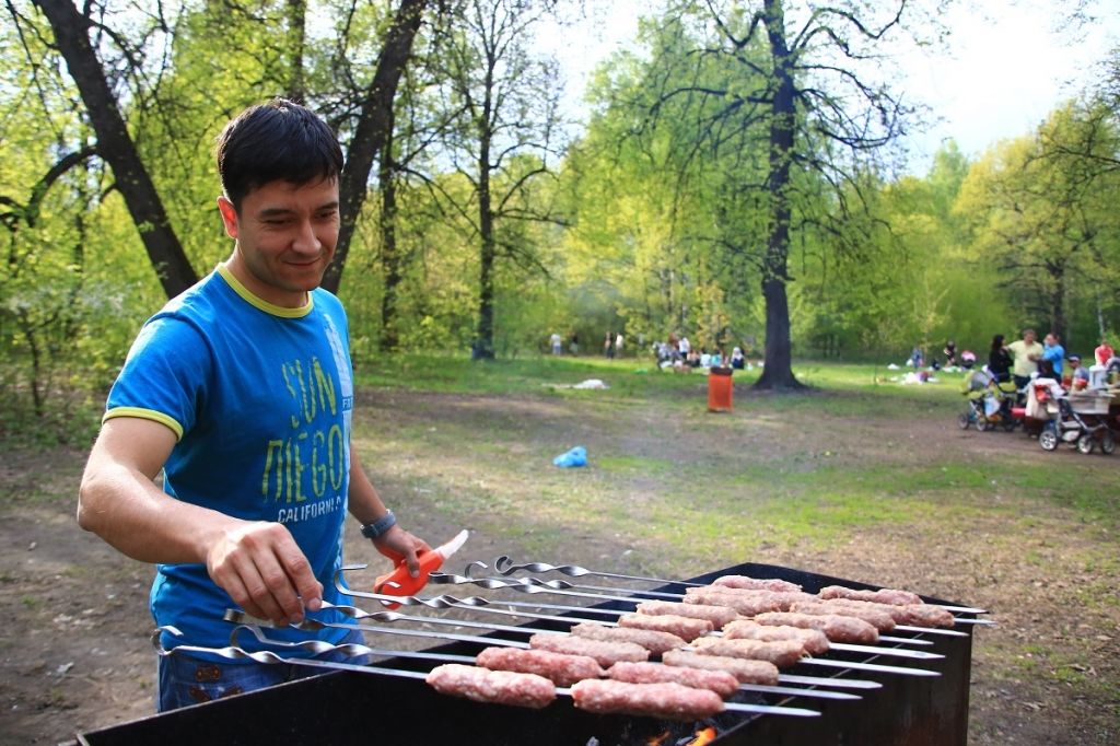 Барбекю или пикники в общественных местах запрещены до 30 июня.