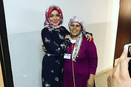 Американская актриса Линдси Лохан побывала в лагере для беженцев.