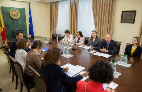 Pavel Filip şi Secretarul General al OIF s-au întâlnit la Chişinău. Foto: gov.md