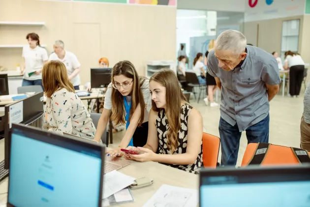 Более 14 000 онлайн-заявок подано в вузы: Выглядит многообещающе.