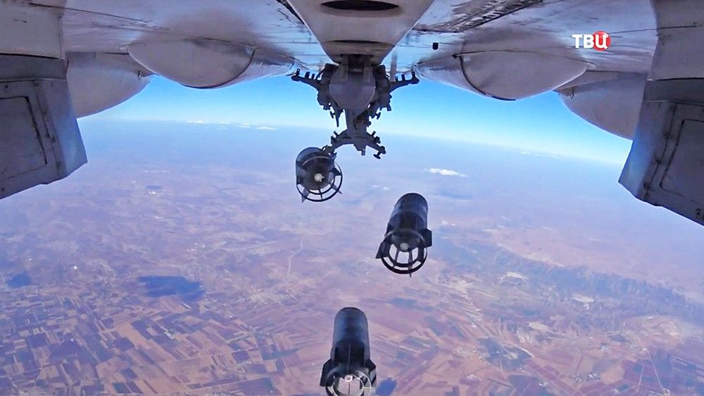 Российская авиагруппа в Сирии и самолеты ВВС Турции нанесли совместный удар по боевикам «Исламского государства».
