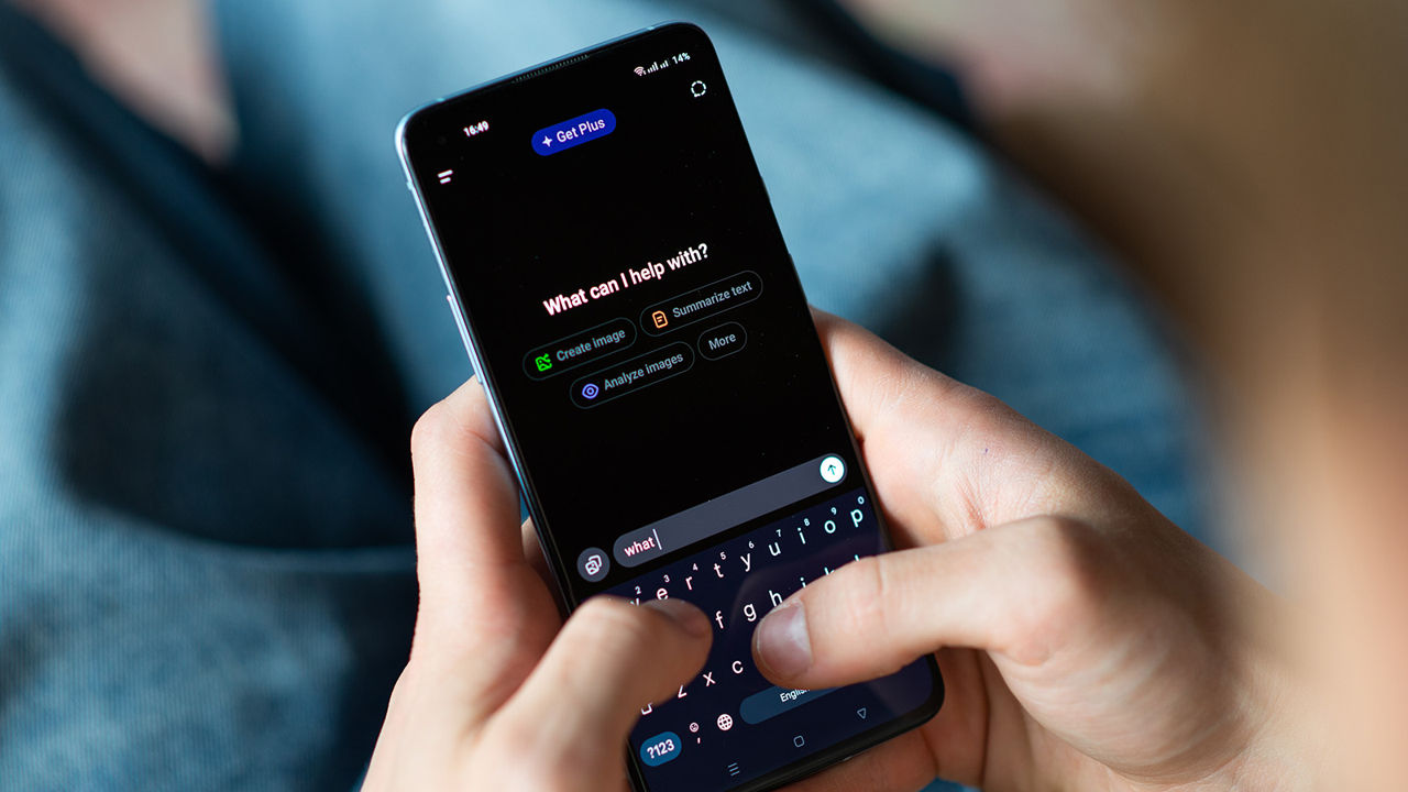 OpenAI запускает ChatGPT для подростков с новыми мерами безопасности.