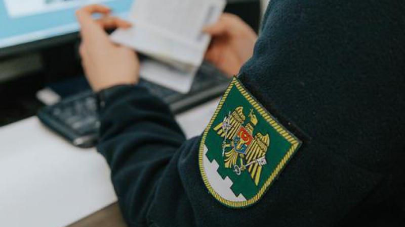 В аэропорту задержан мужчина с поддельным румынским удостоверением личности.