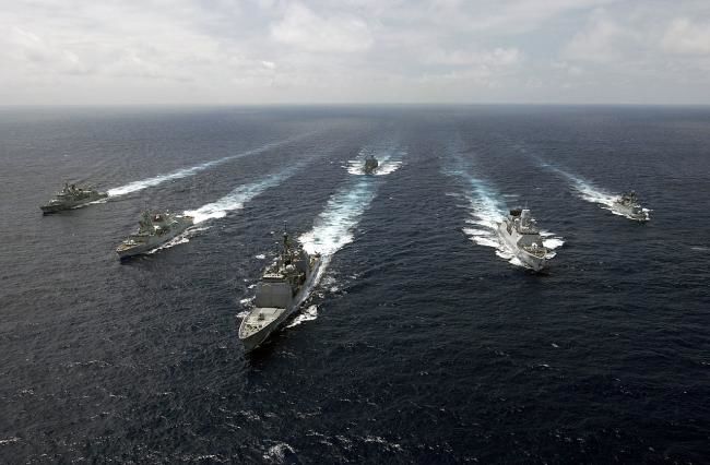 România: Două grupări navale NATO fac escală în Portul Constanţa