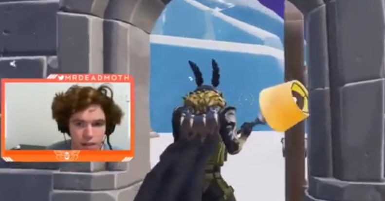 Стример избил беременную жену из-за просьбы выключить Fortnite.