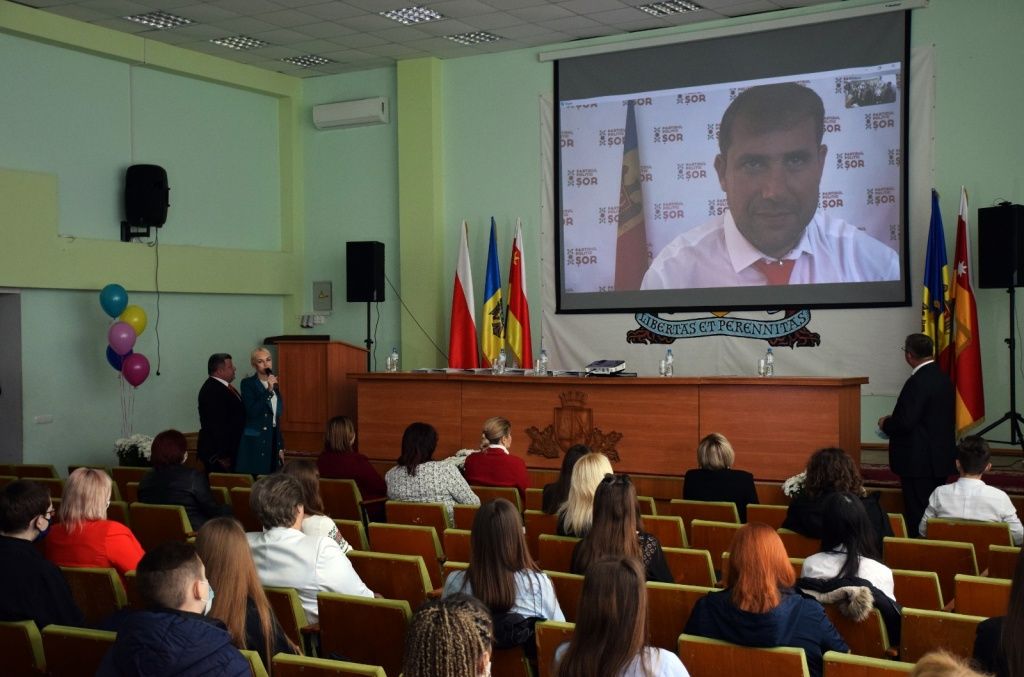 В Оргееве лучших учеников наградили премией от Илана Шора.