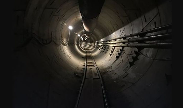 Илон Маск показал, каким будет первый готовый тоннель Boring Company под Лос-Анджелесом.