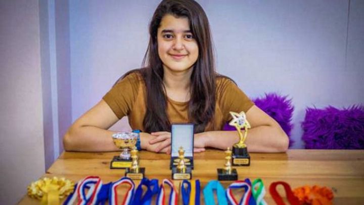 Kashmea Wahi, o fetiță de 11 ani din Marea Britanie este cel mai inteligent om de pe planetă. 