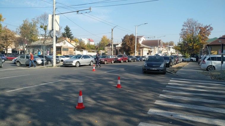 Под машиной сообщившего о бомбе обнаружено неизвестное устройство.