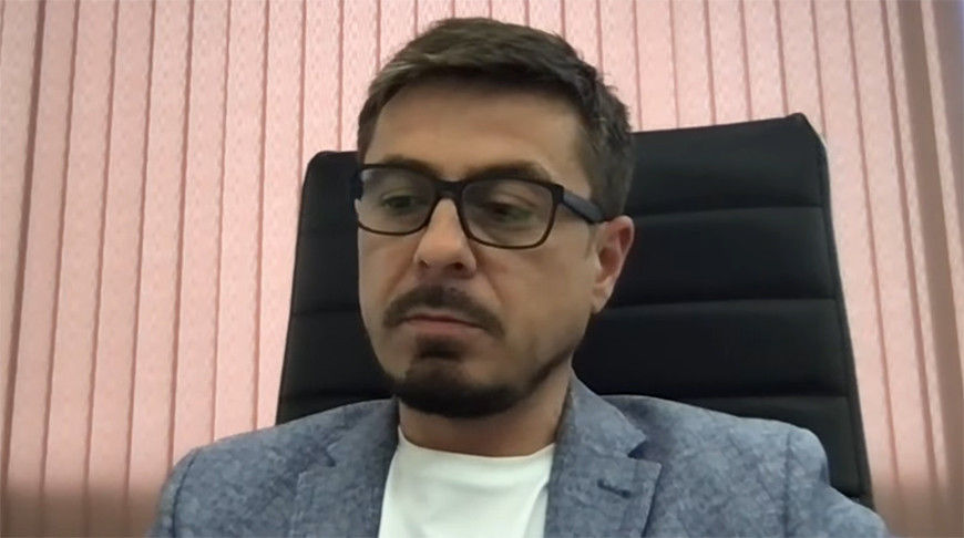 Политолог: 73% граждан хотят сотрудничать как с Востоком, так и с Западом.