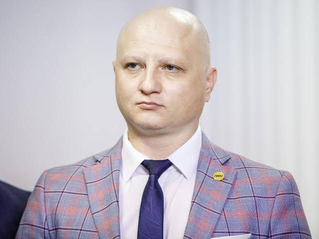 Истратий: У меня зимой расход газа небольшой, я греюсь кондиционером.