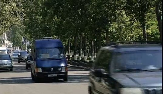 Из 260 неработающих микроавтобусов 160 - на ремонте. Остальные сто остались без водителей.