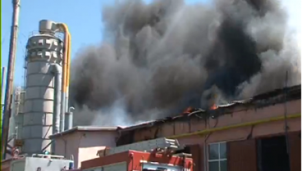 Cauza prealabilă a incendiului care a izbucnit ieri, în depozitul de uscare a materiei lemnoase, din str. Munceşti, este un scurtcircuit.  
