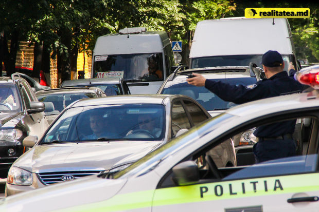 Peste 1.000 de contravenții în domeniul transportului auto de călători au fost documentate de oamenii legii. Foto: realitatea.md