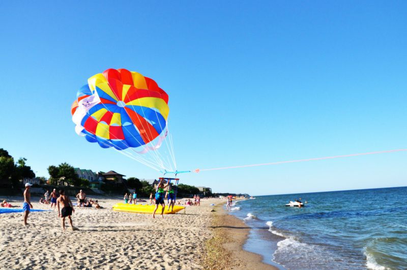 Orașul Iliciovsk, situat în apropierea Odesei, bine cunoscut multor locuitori ai Moldovei ca destinație de vacanță pe litoral, se va numi de acum înainte Cernomorsk.
