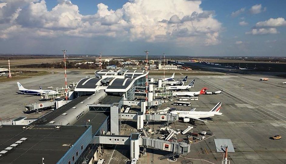 Пассажирский самолет экстренно сел в Бухаресте из-за сообщения о бомбе.