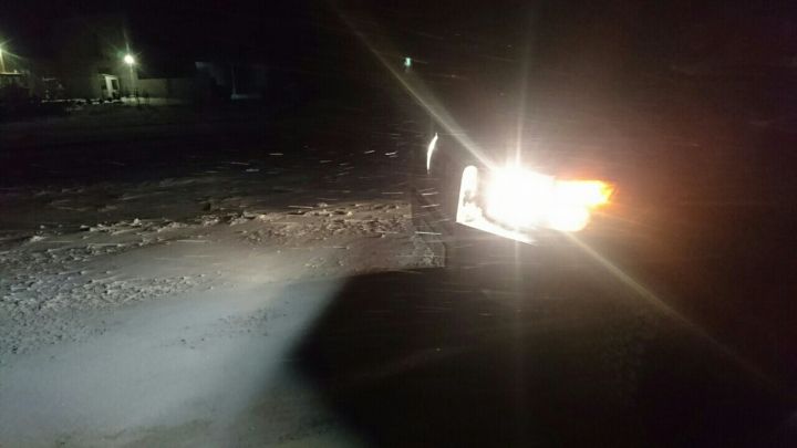 Din cauza ninsorilor abundente, dar și a viscolului, traficul este blocat pe următoarele sectoare de drum.