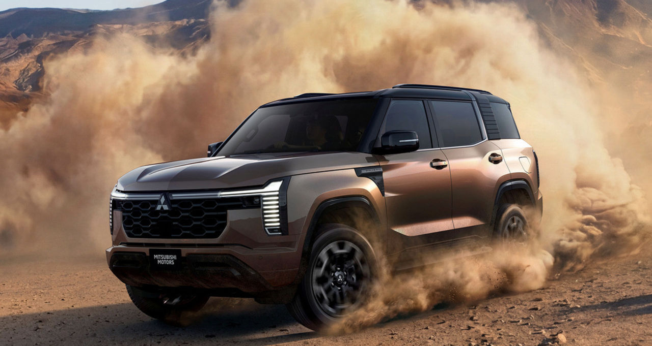 Компания Mitsubishi представила рамный вездеход Pajero нового поколения.