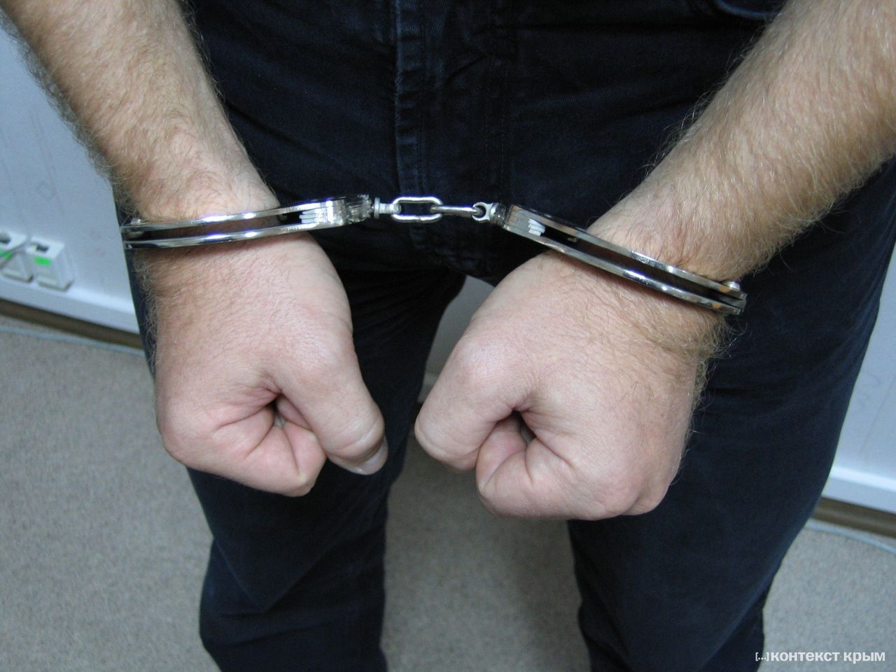 Individul îşi alegea potenţialele victime prin intermediul reţelelor de socializare, plasând anunţuri în acest sens. Foto: captare politiacapitalei.md
