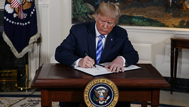 Трамп пожертвовал зарплату министерству по делам ветеранов.