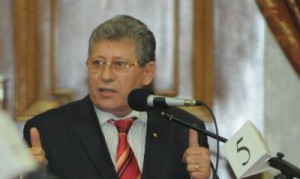  Șeful liberalilor, Mihai Ghimpu, cere audierea în Parlament a procurorului General Corneliu Gurin pentru a explica de ce dosarul interpectărilor telefonice este ”mort”.